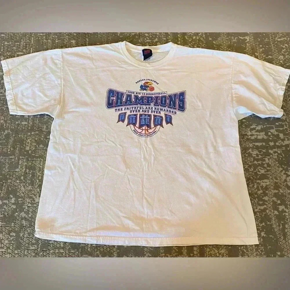 Kansas Jayhawks 2008 Big 12 Champs Short Sleeve Shirt size XXL color White - Picture 1 of 4